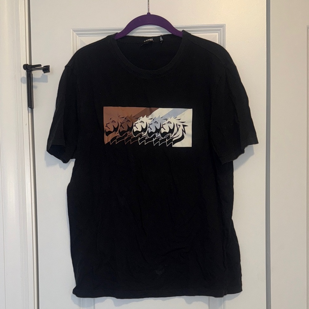 Express Black Short-Sleeve Tee with Brown-to-White Gradient Wolf Graphic